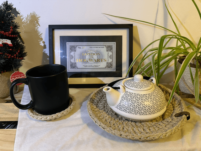 Trivet and coasters set 